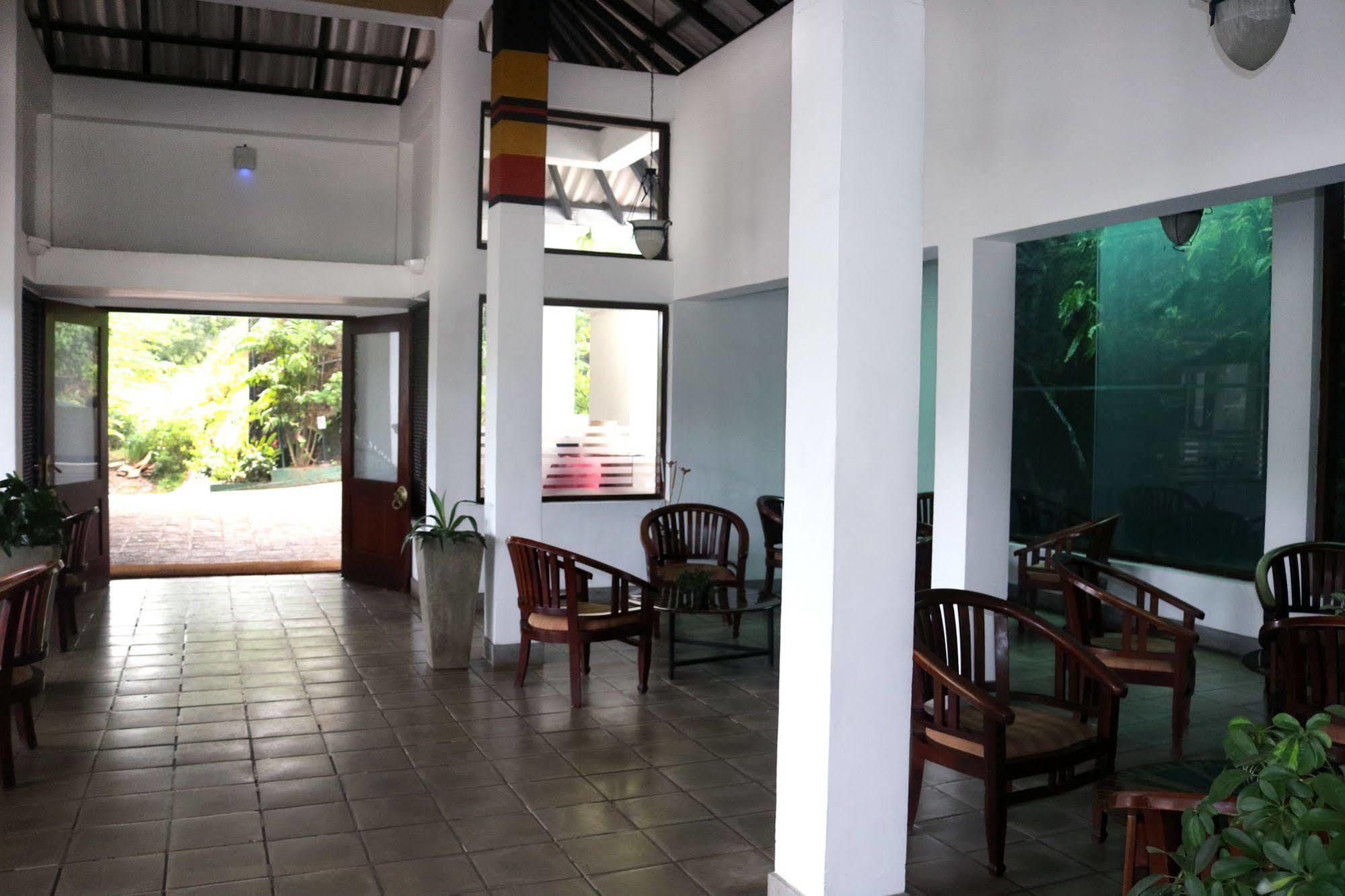 Hotel Hilltop