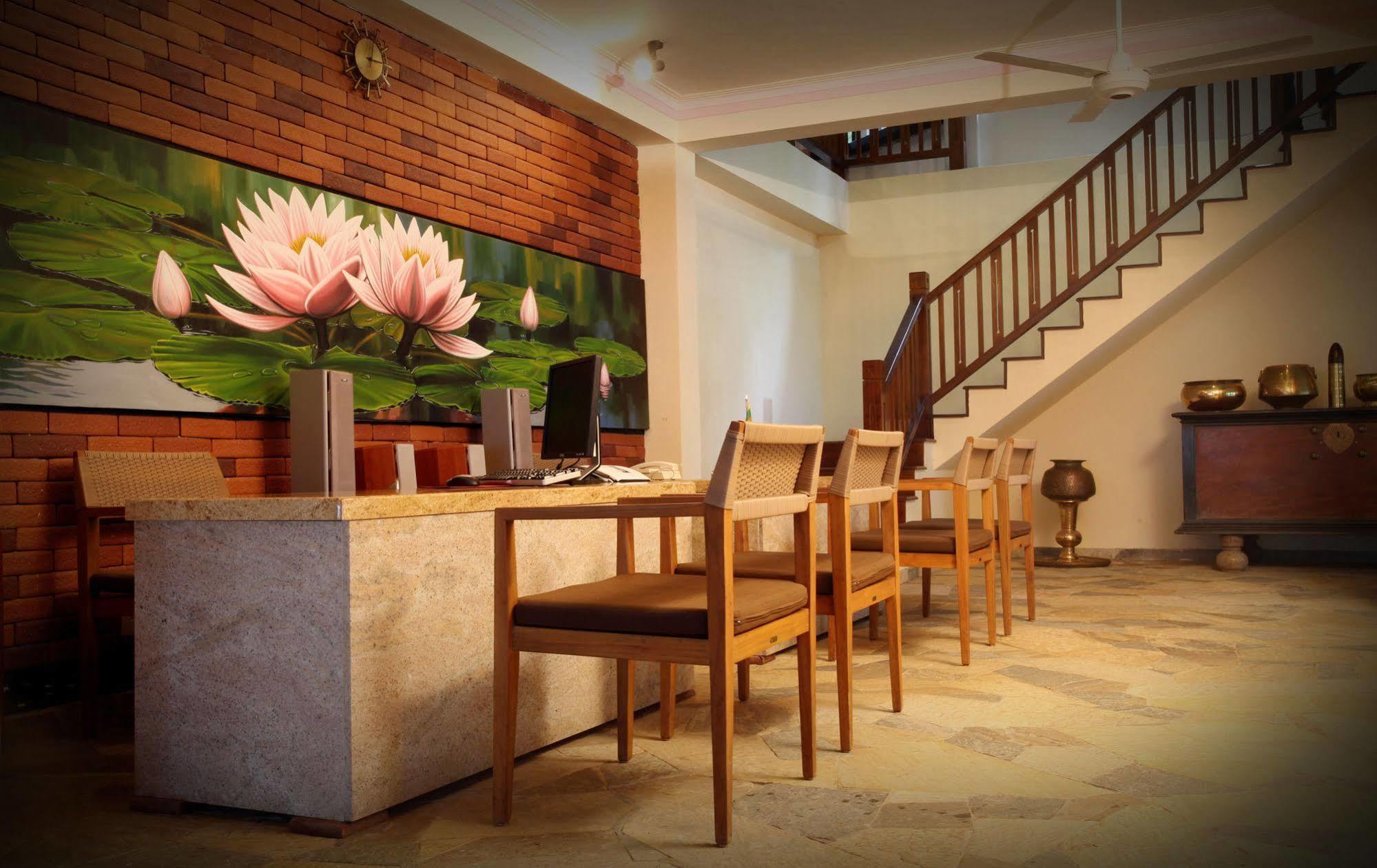 Resort Brookside By Earl's Kandy