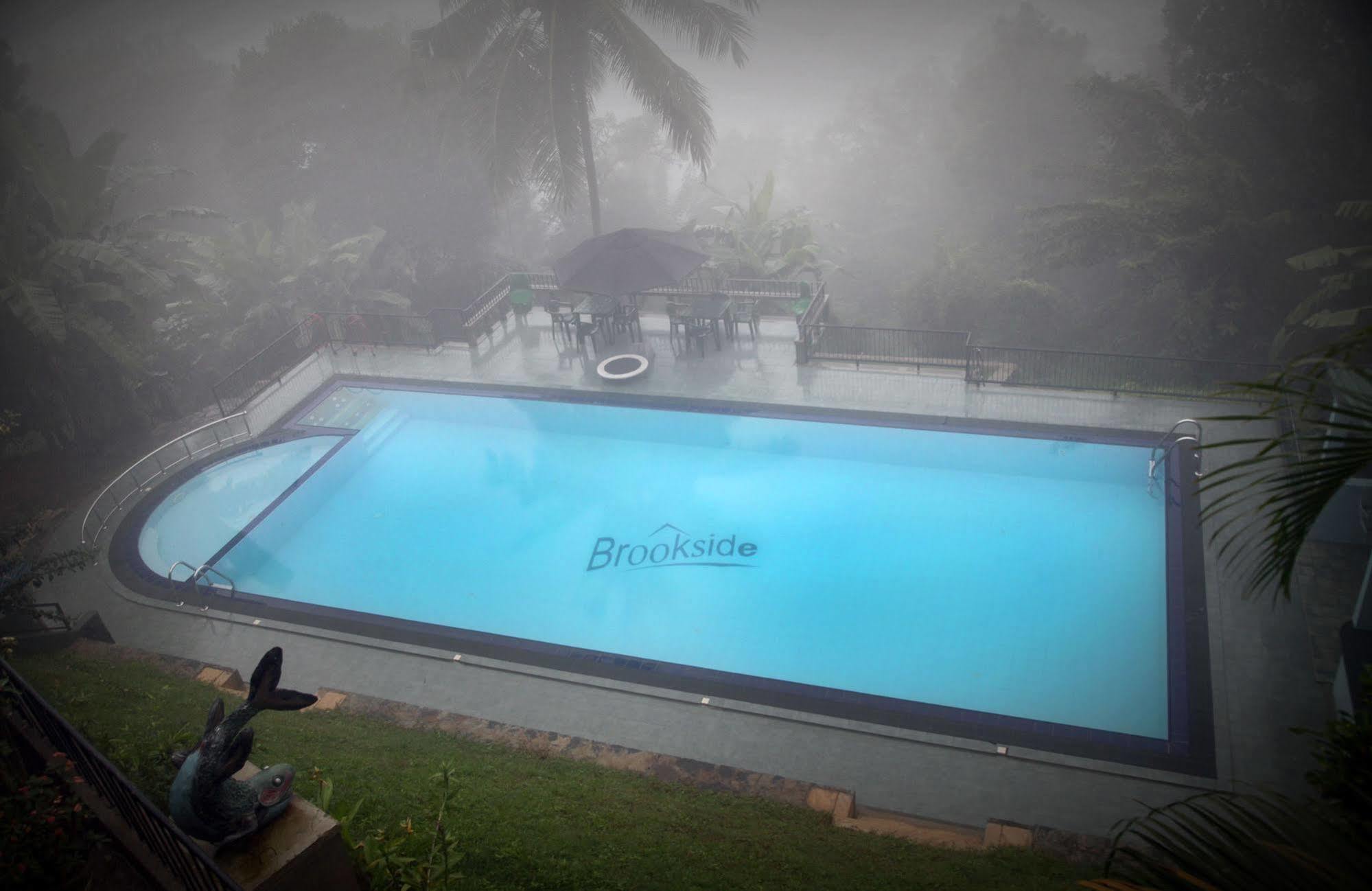 Resort Brookside By Earl's Kandy