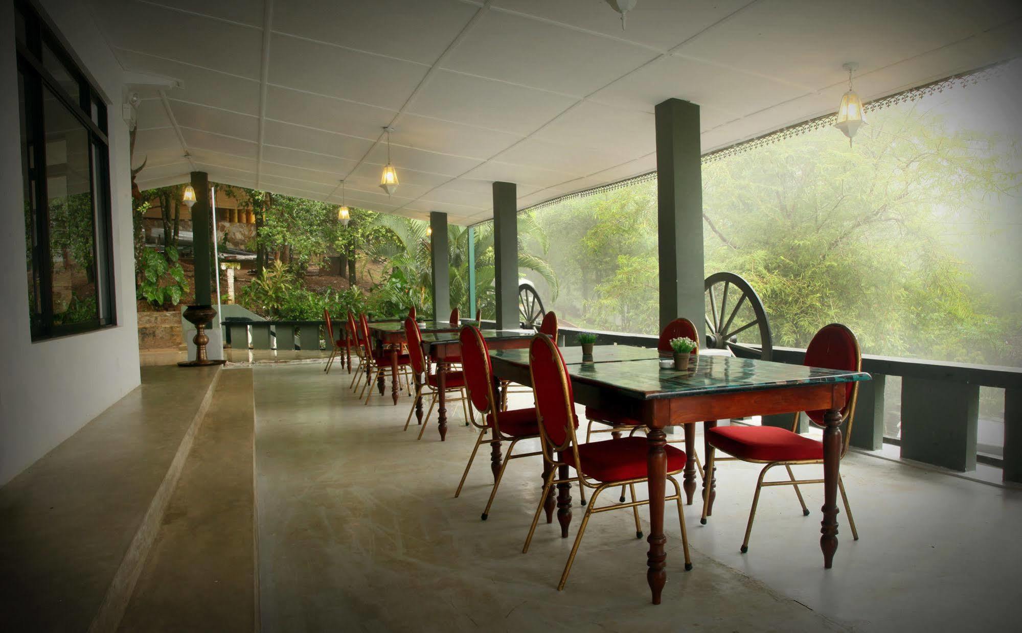 Brookside By Earl's 3*