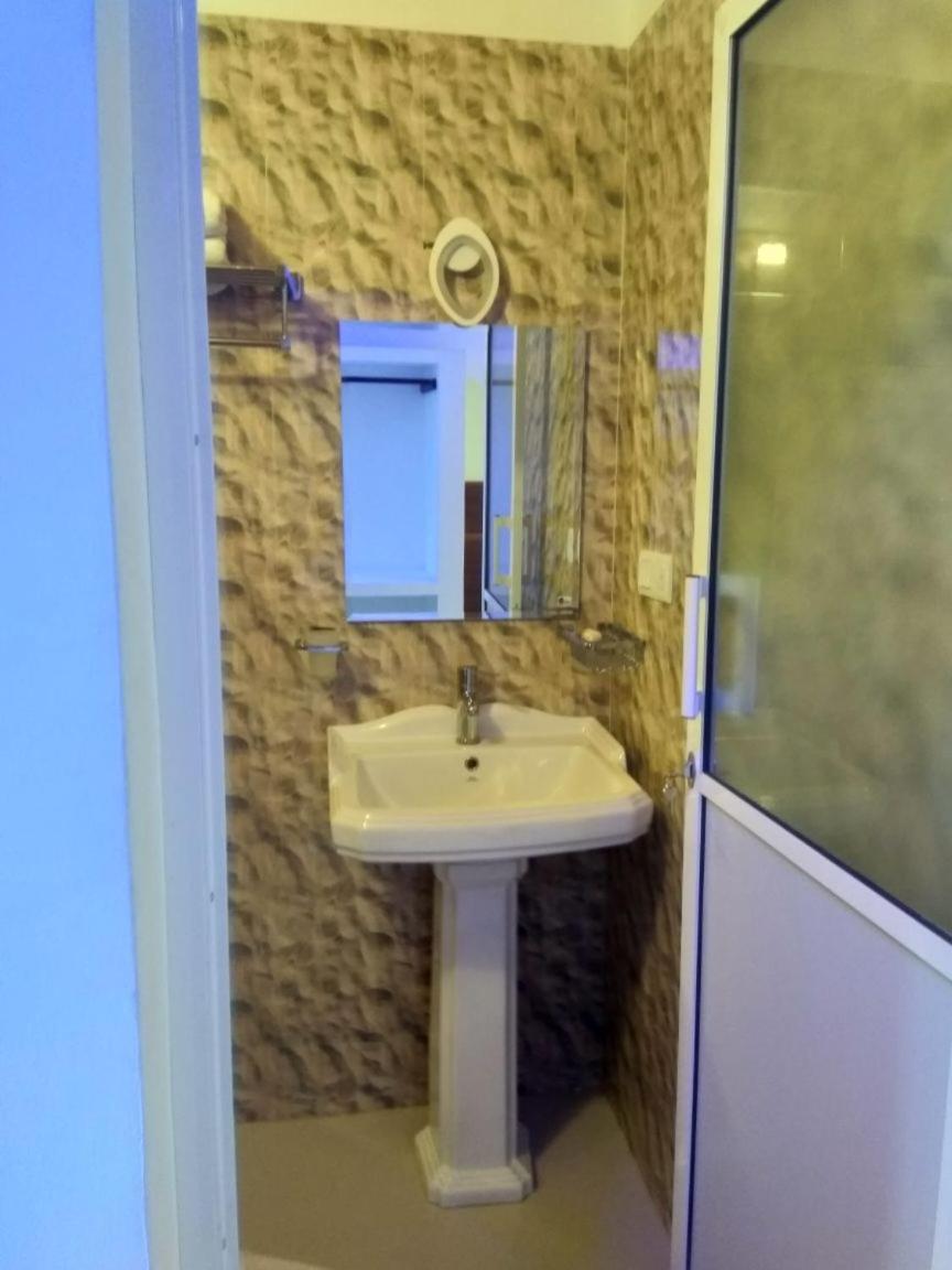 Grand Orchid Hotel 3*