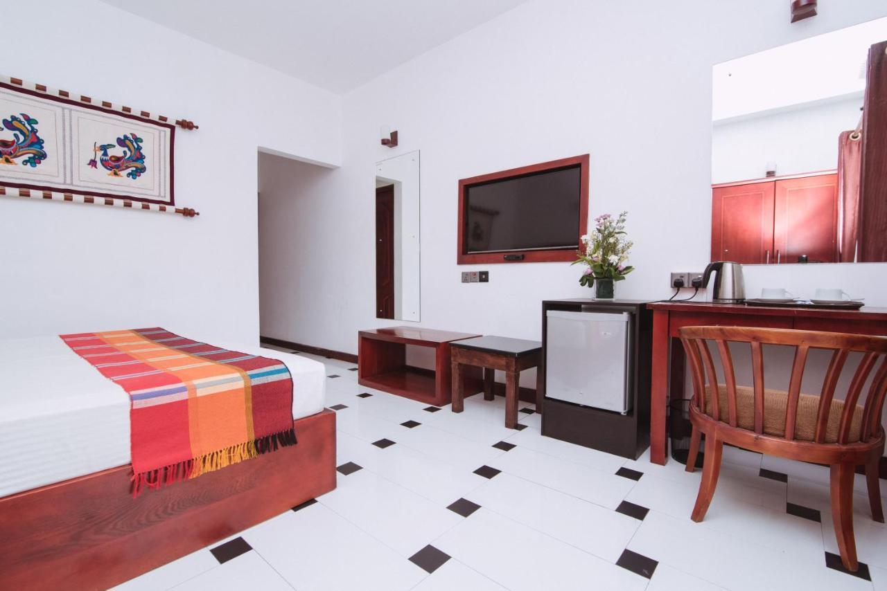 Kandyan Hotel 4*