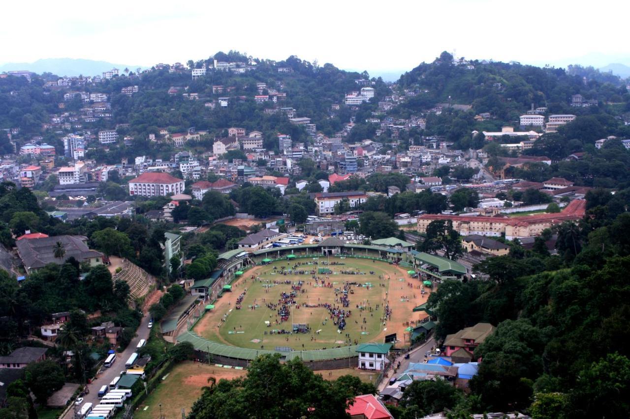 The Peak Pavilion 4*