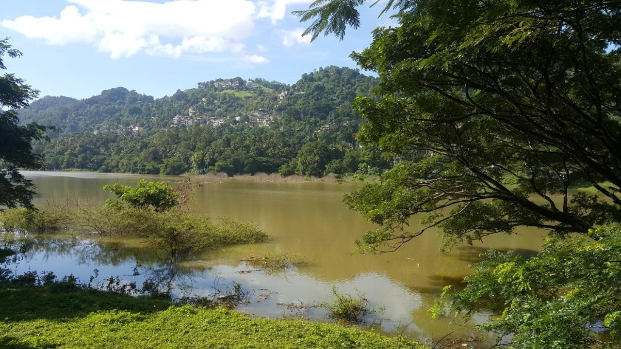 River Side *