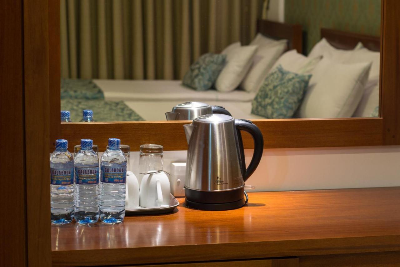 Ceyloni Hotel