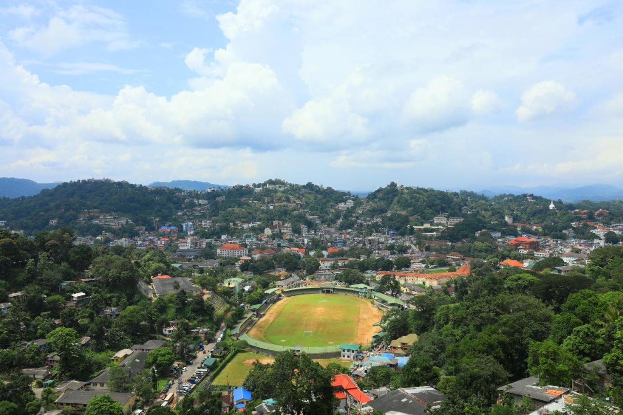 Hotel The Peak Pavilion 4*