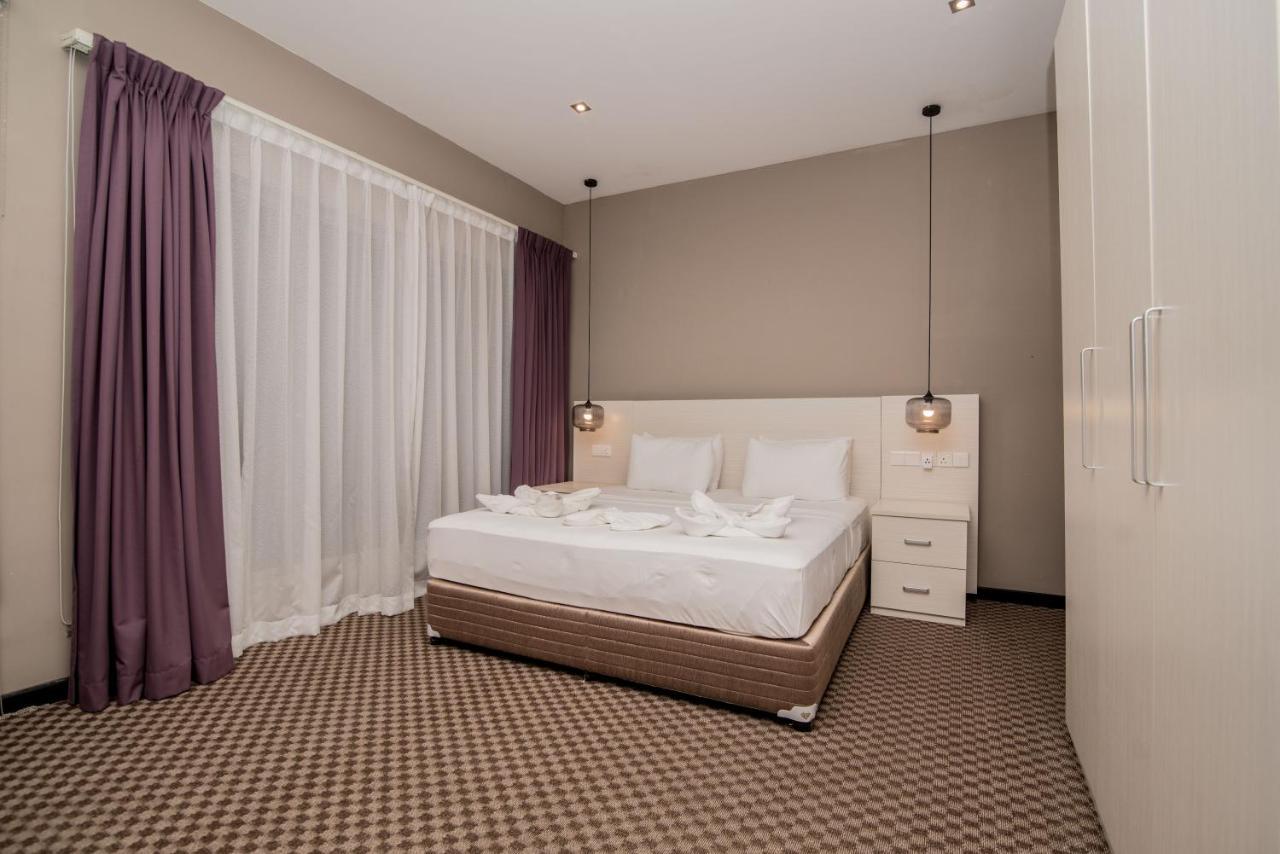 W Hotel 3*