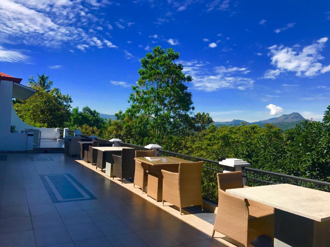 Hotel Elegant Kandy