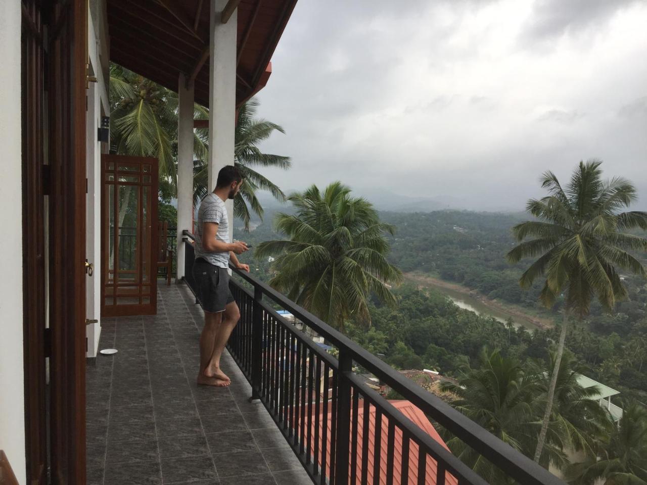 Serenity Hill Oasis 3*