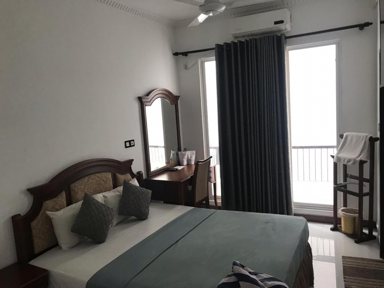 Eagle's 3* Kandy