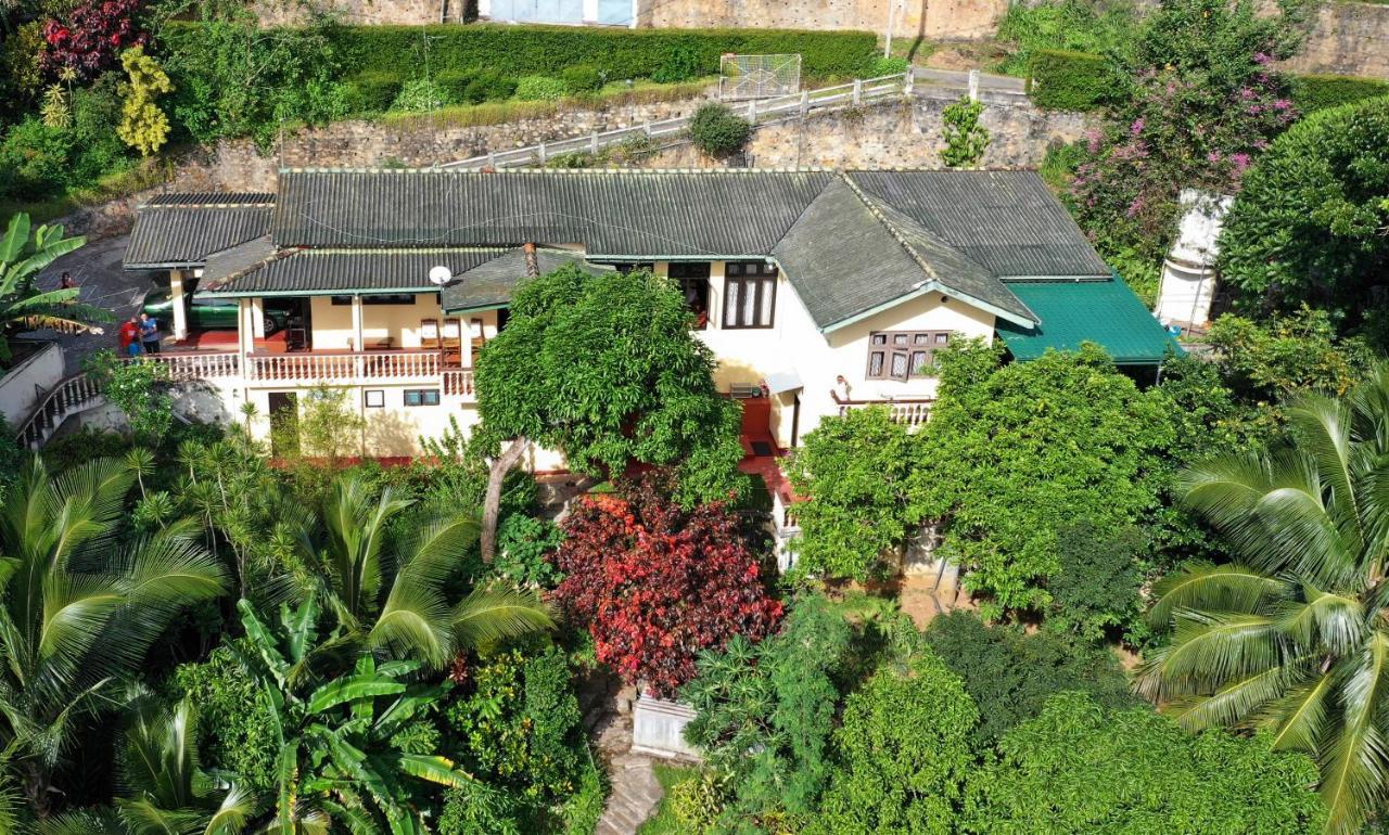 Bed & Breakfast Evergreen Kandy