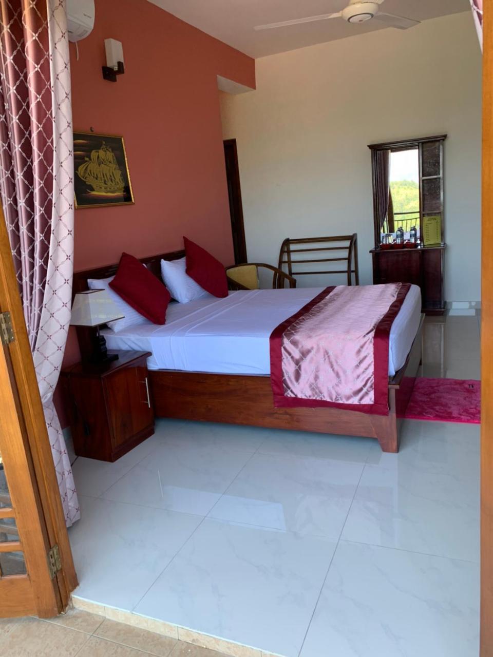 Serenity Hill Oasis 3* Kandy