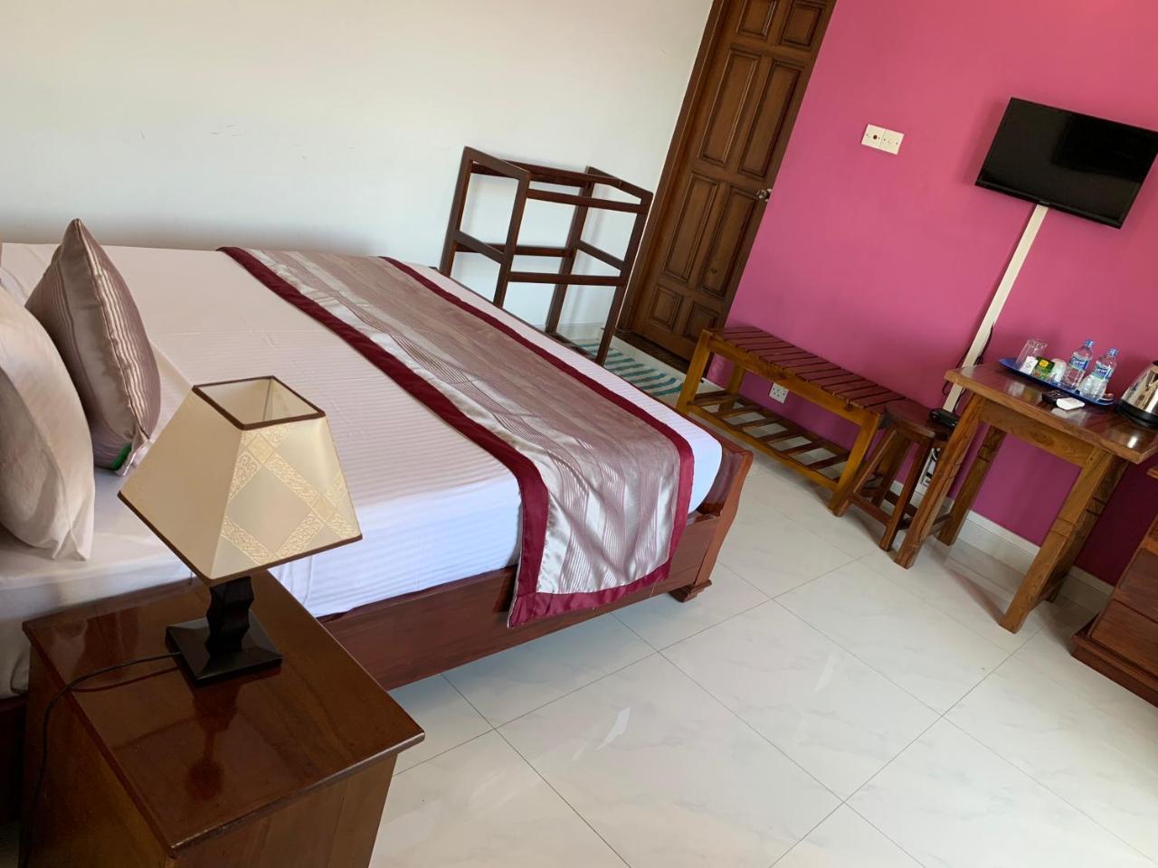 Serenity Hill Oasis 3*