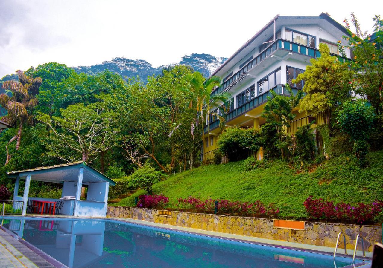 Resort Brookside By Earl's 3*