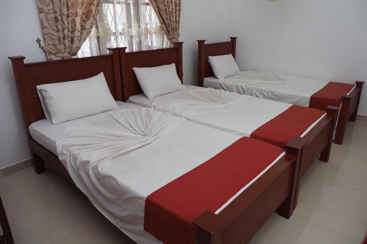 Guest house Kandyan White Homes