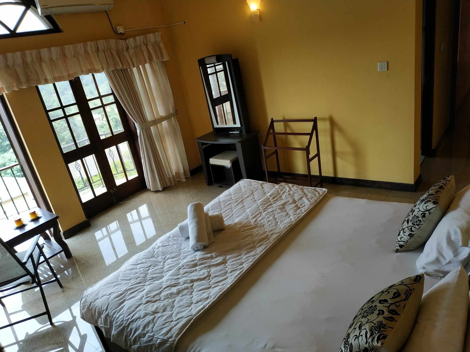 Breeze Bed & Breakfast 3*