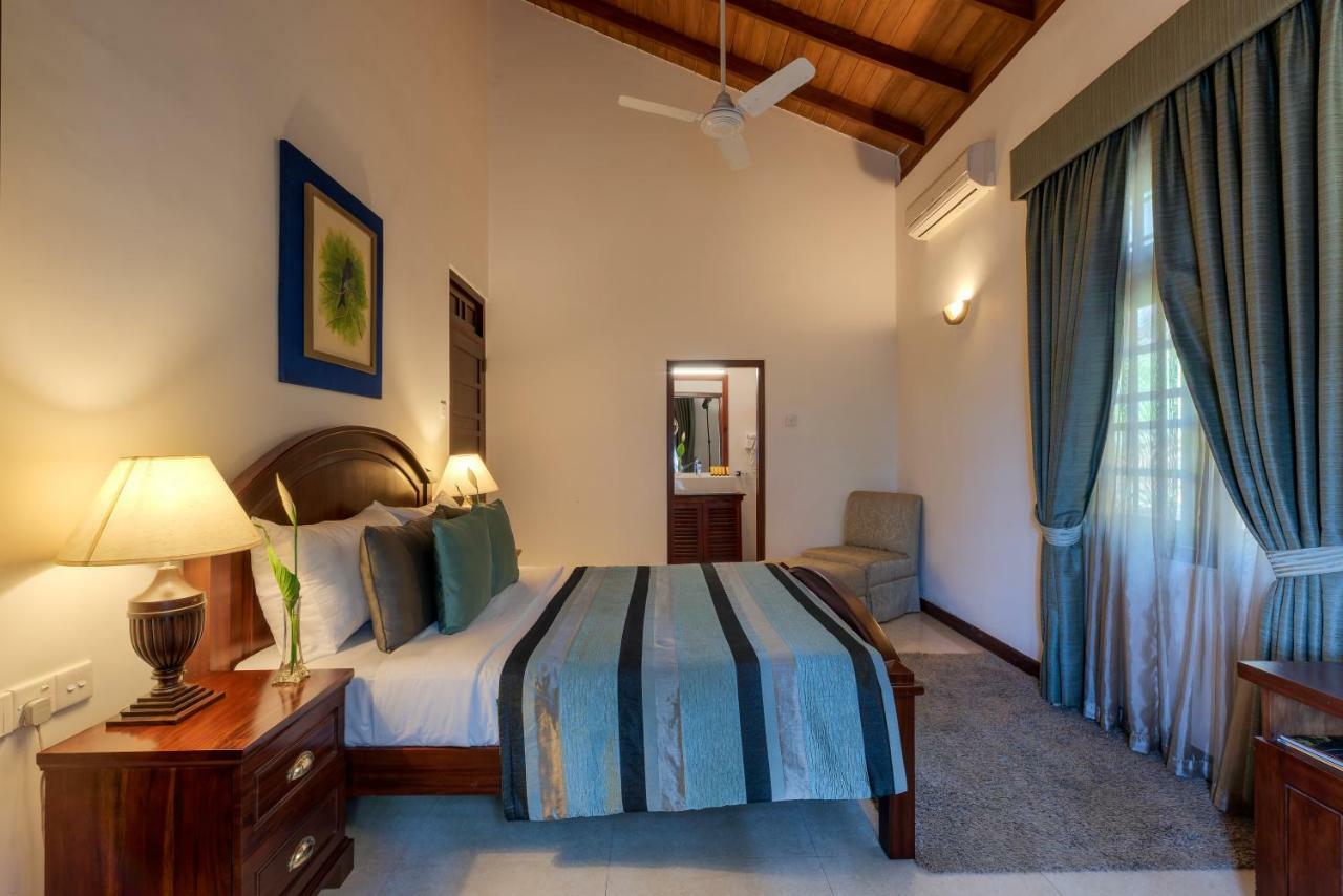 Hanthana Boutique By Amaya Villa *