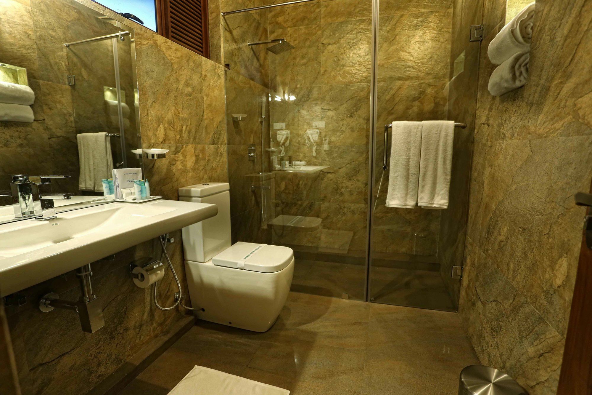 Homestay Rivora *