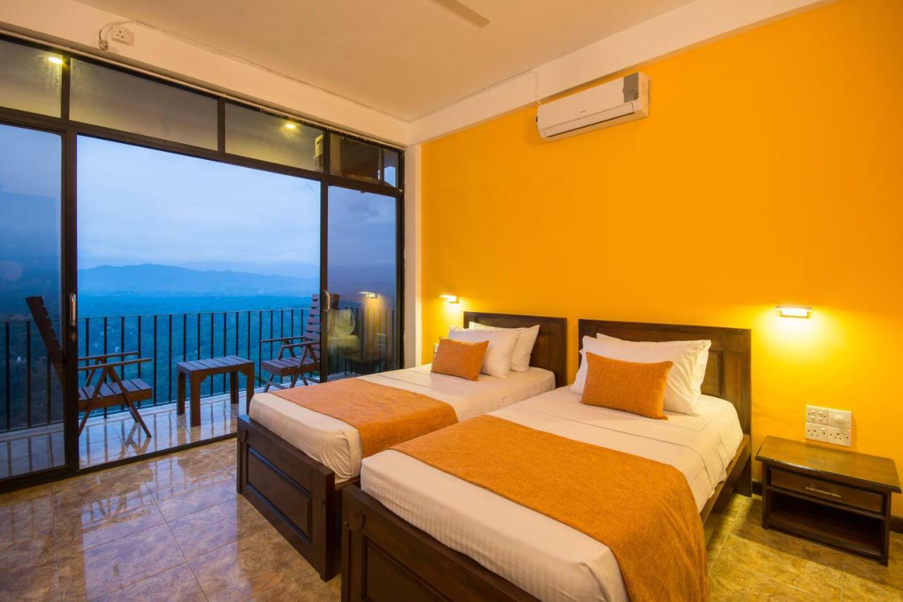 Hotel Ceyloni Panorama