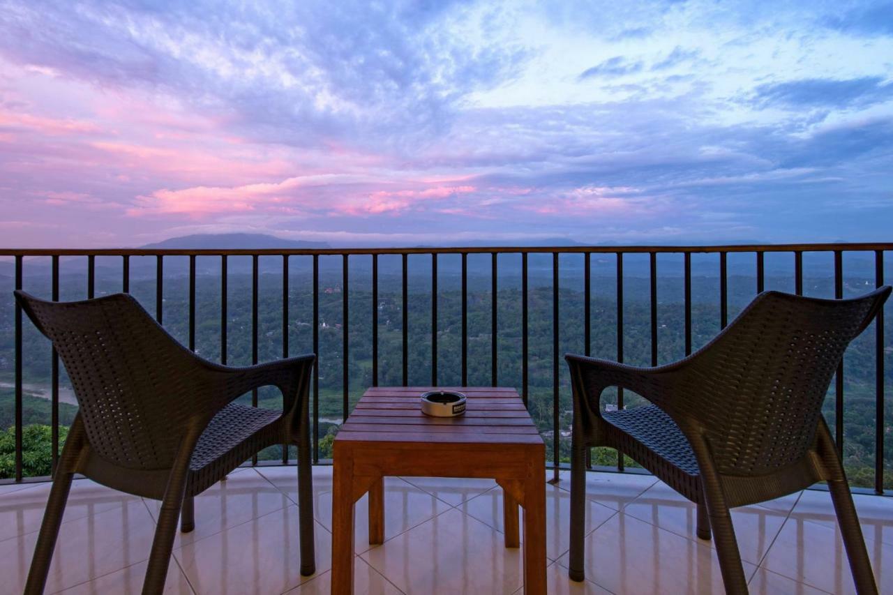 Hotel Ceyloni Panorama Kandy