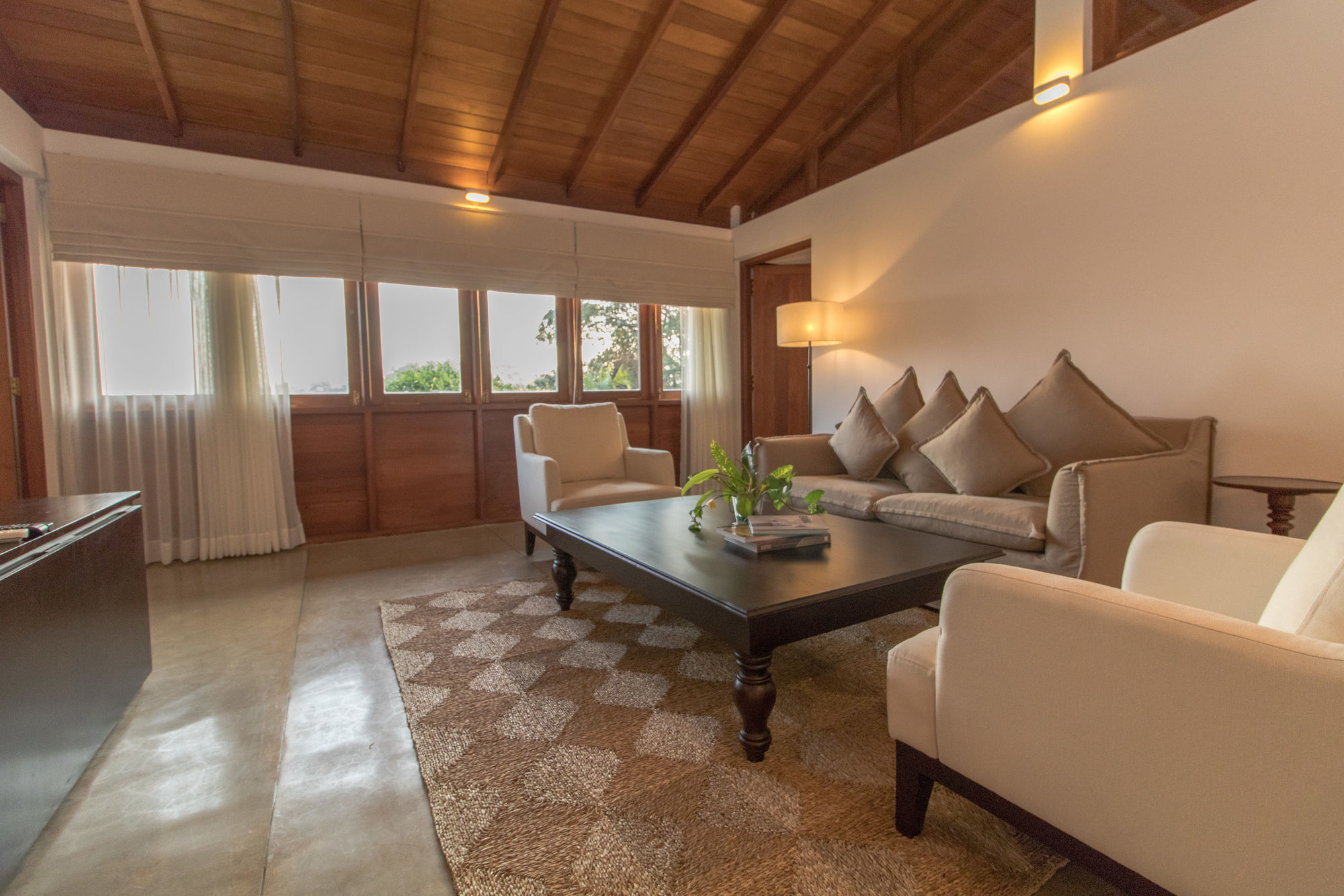 Kings Pavilion Luxury Hotel