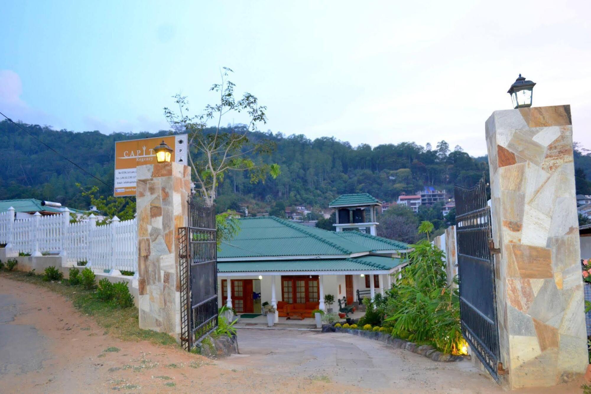 Capital Regency 3* Kandy