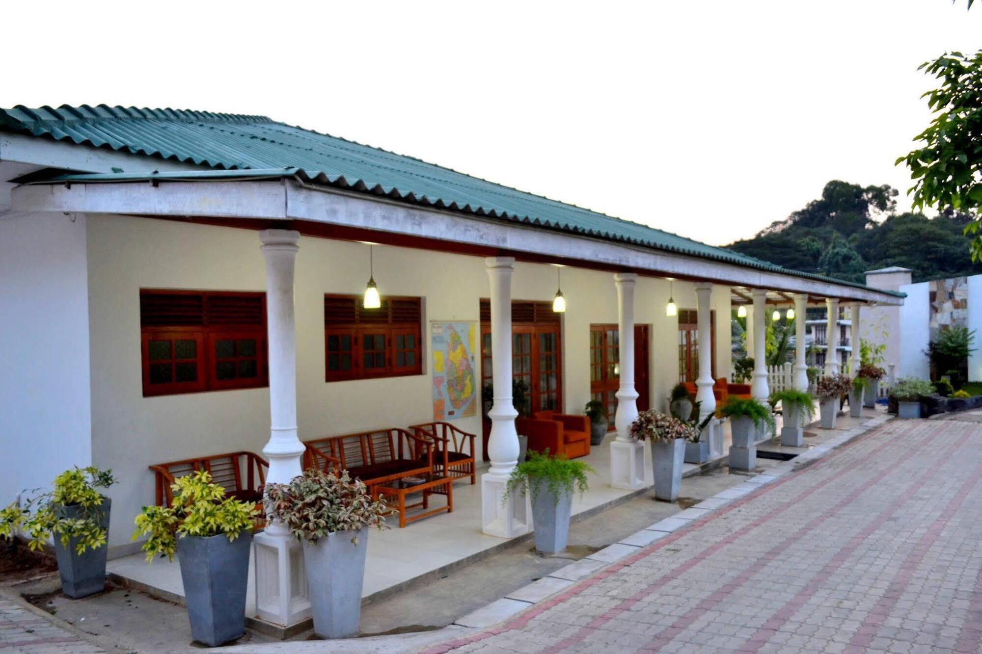 Capital Regency Hotel 3*