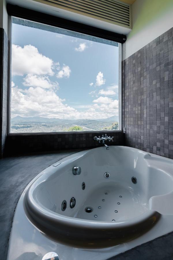 Mount Blue Hotel Kandy