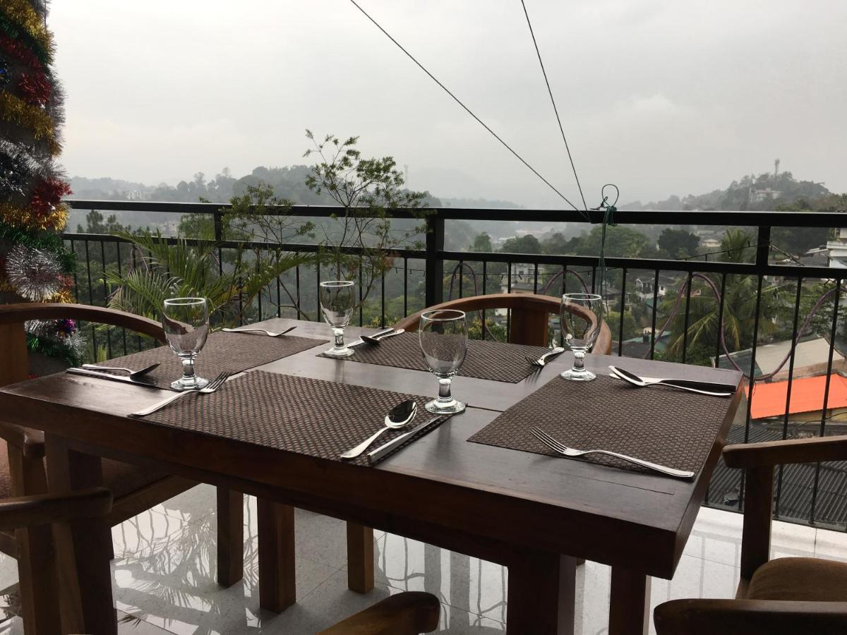 Forest View - No: 50/17 Homestay Kandy