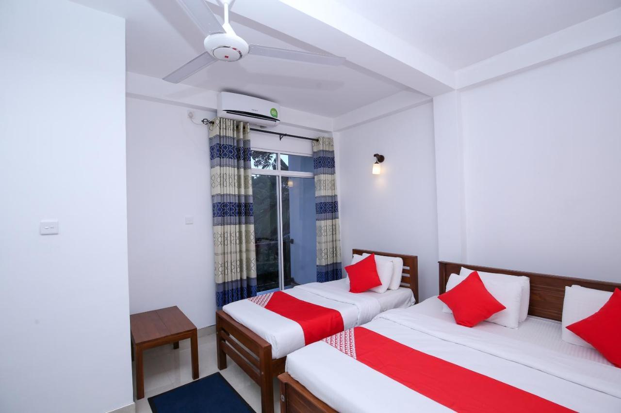 Hotel Oyo 438 Sarala 3*