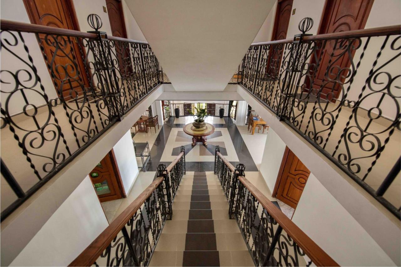Hotel Ceylonbreezekandy *