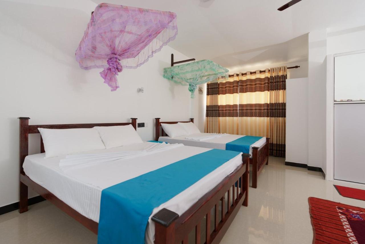 Guest house Kandyan White Homes