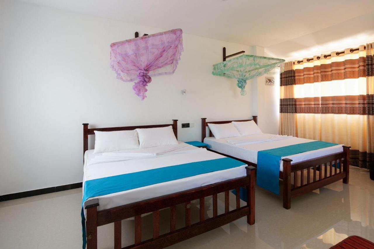 Guest house Kandyan White Homes