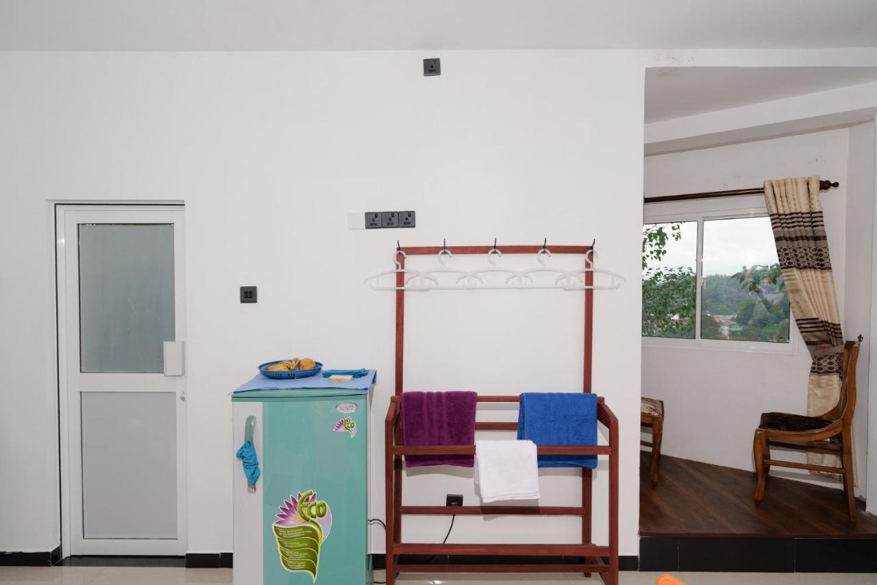 Guest house Kandyan White Homes