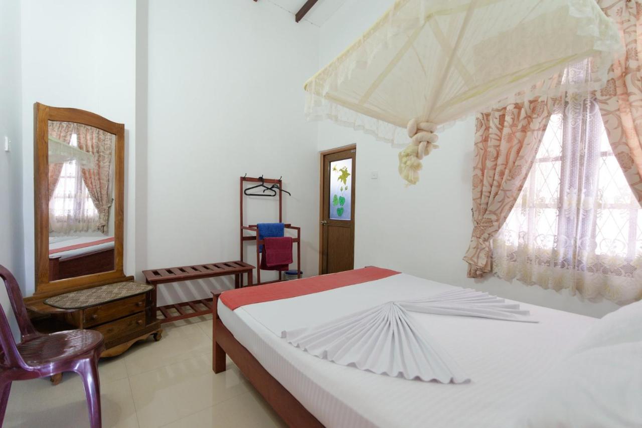 Guest house Kandyan White Homes *
