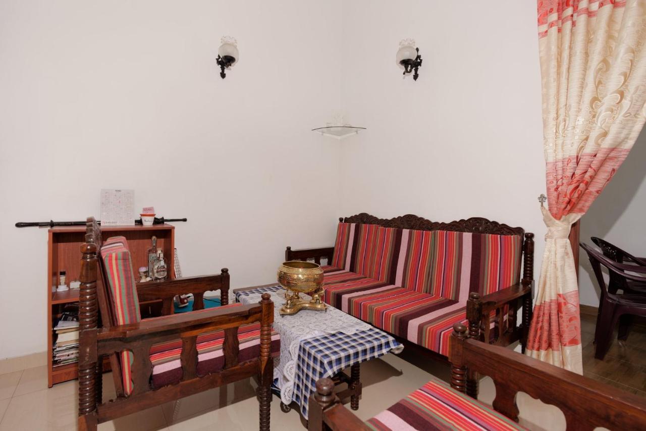 Kandyan White Homes