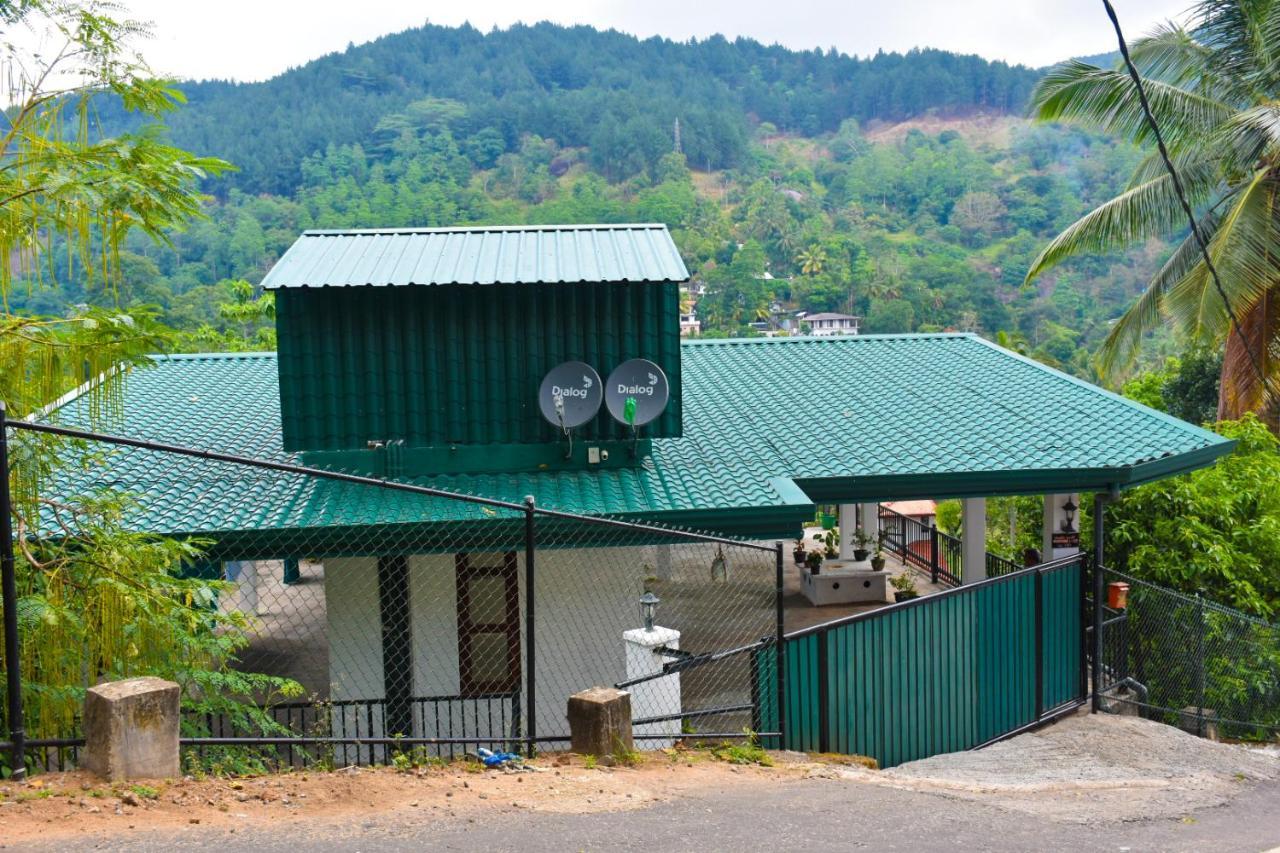 Homestay Riverview Guest *