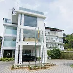 Capital O 249 Elephant Bathhotel
