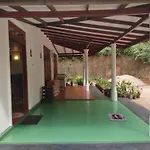 Lak Sewana Home Stay