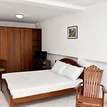 Oyo 442 Kanda Uda