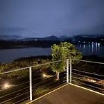 Escala Lake