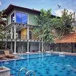 Serendip Stone Hotel And Bungalow