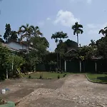 Antique Tourists Lodge