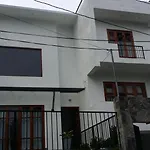 Kandy Hill Residence
