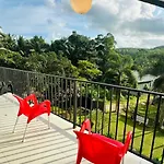 V Cottage Meepe