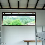 Diamond Shine Hostal And Bunk Beds