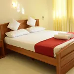 Kandy Lakeside Escape