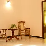 Kandy Lakeside Escape