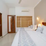 Hotel Travellers Nest Kandy