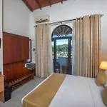 Ceyloni Lake Residency